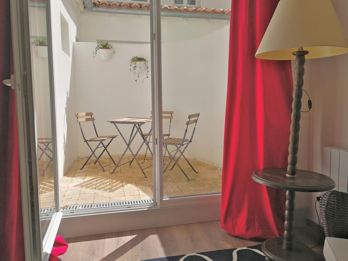 La Loge Du Theatre - Saintes Apartment Exterior photo